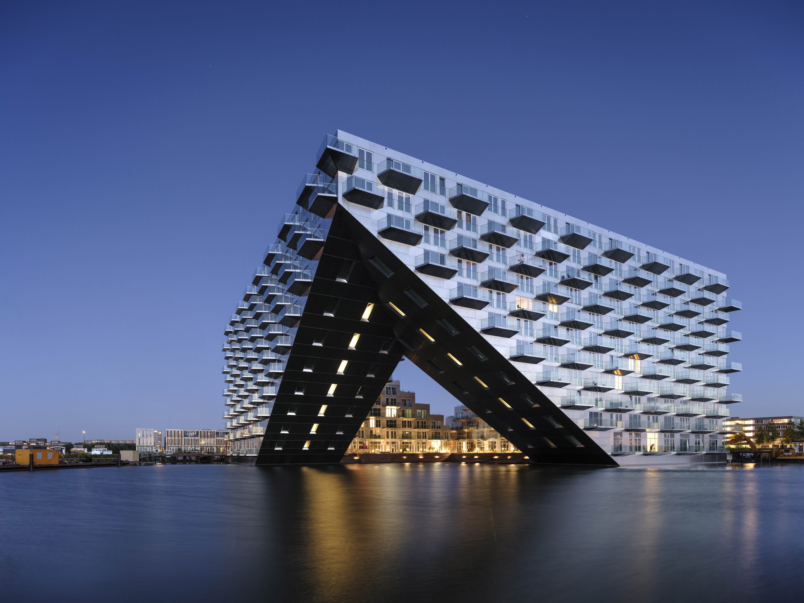 Barcode Architects & BIG_Sluishuis_01_©Ossip van Duivenbode